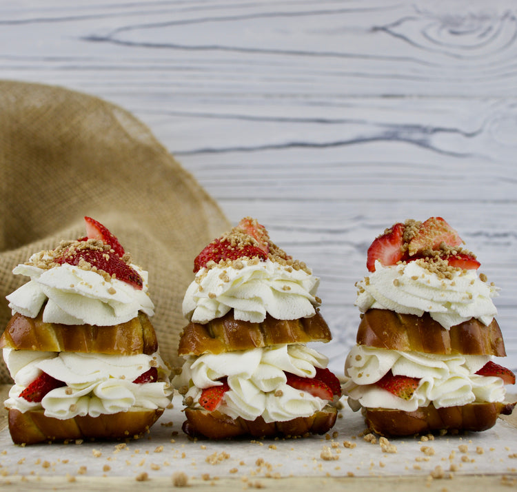 Strawberry Pretzel Cake